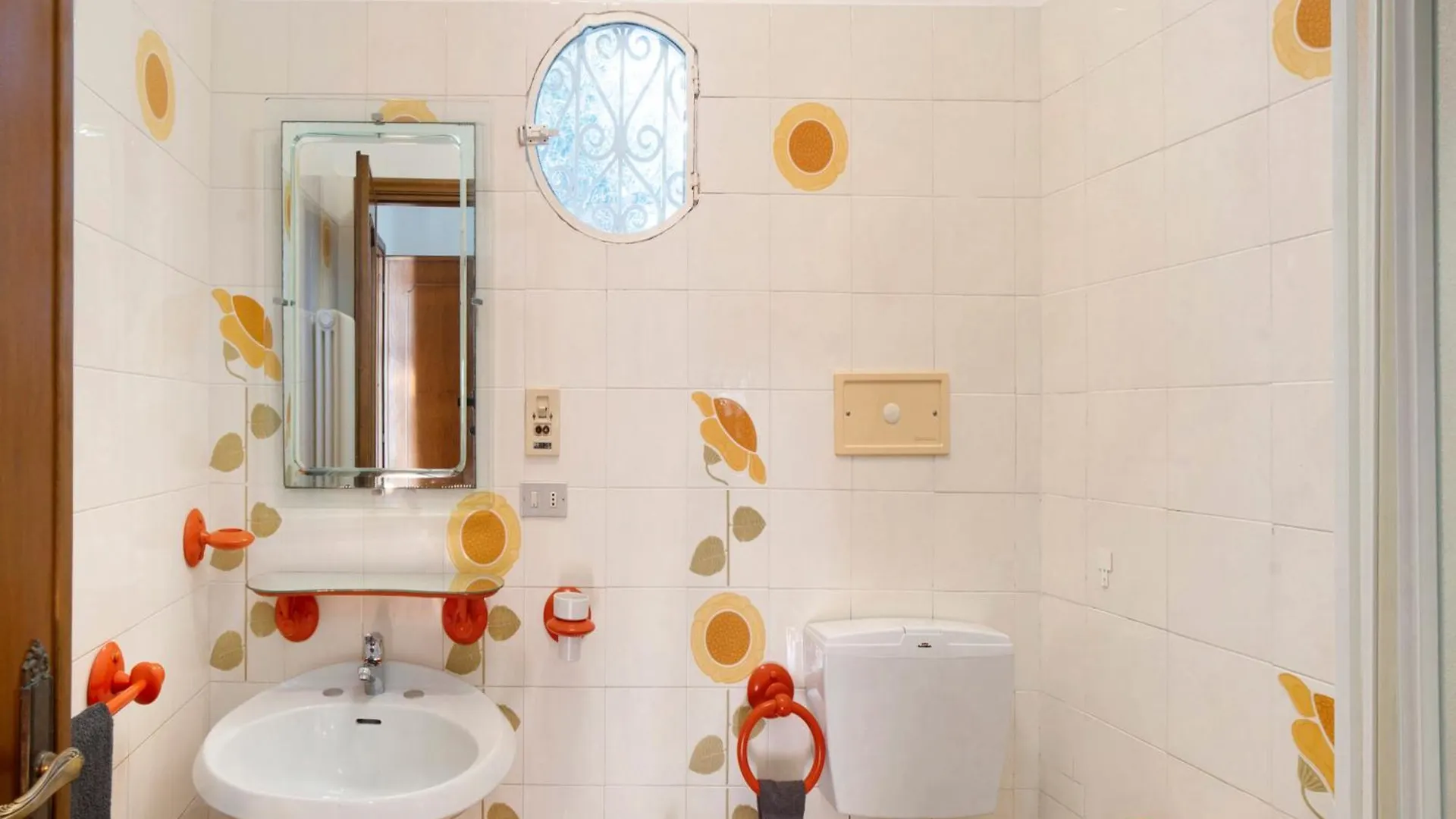 Villa In Collina Vista Mare Sanremo 0*,